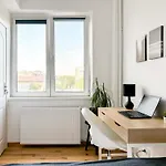 Appartement New Bright 2br Flat Location Piata Romana Boekarest