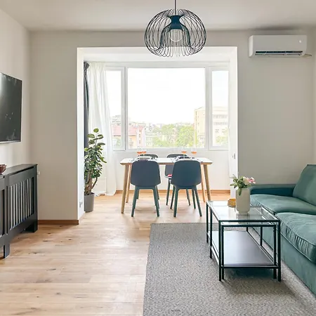 New Bright 2br Flat Location Piata Romana * Bükreş