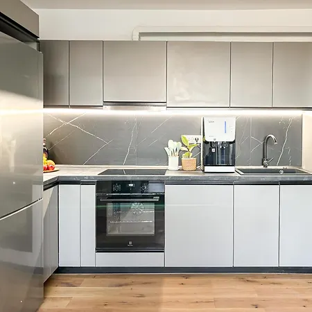 Daire New Bright 2br Flat Location Piata Romana *