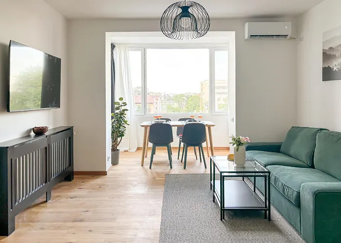 New Bright 2br Flat Location Piata Romana * Bükreş